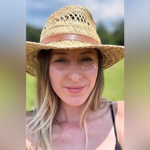 Meet your Posher, Katelyn